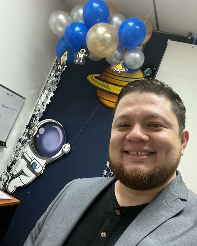 Al infinito y más allá 👨‍🚀🚀 #birthday #office